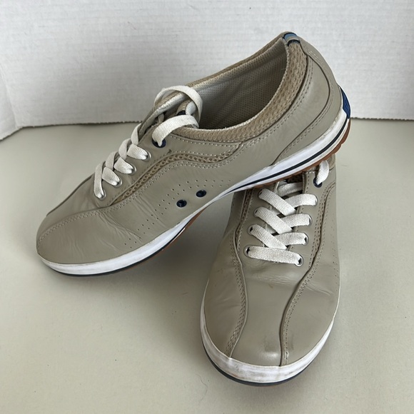 Keds Square Toe Sneakers with Arch Support Size 8.5 - Picture 4 of 6